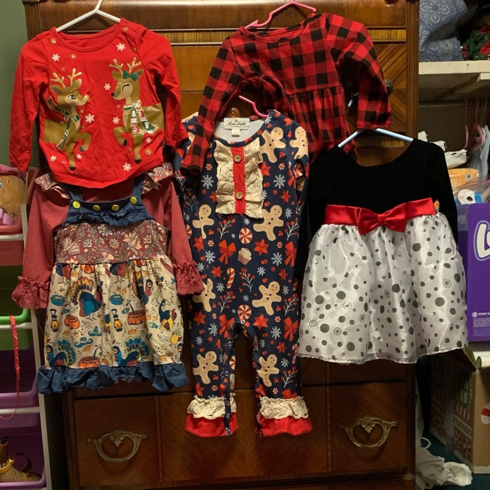 Large lot of girls clothes